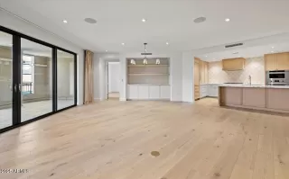 Photo #5: 6930591 Listing