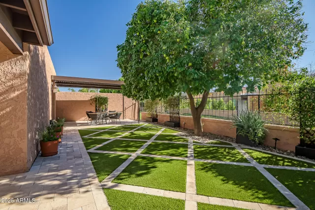 MLS: 6930605 Condo For Sale