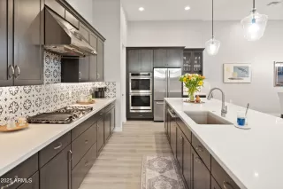 Photo #2: 6930667 Listing