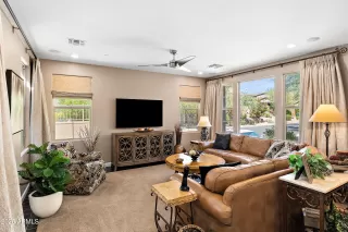Photo #2: 6930792 Listing