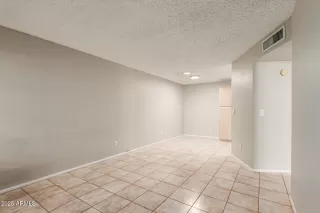 Photo #5: 6930933 Listing 