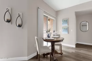 Photo #5: 6931183 Listing