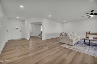 Photo #3: 6931611 Listing 