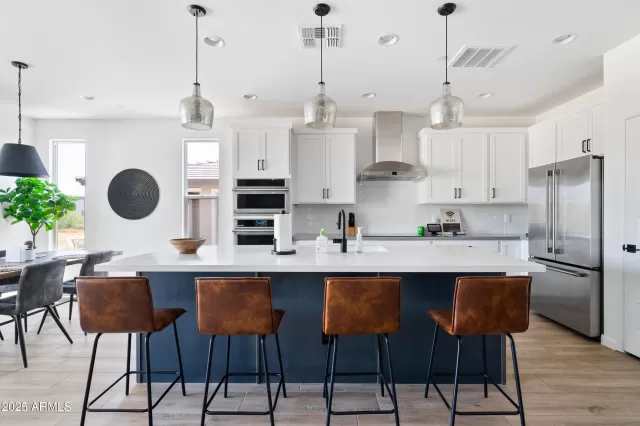 MLS: 6931707 Condo For Sale