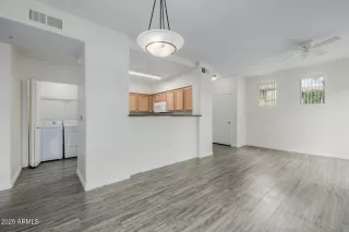 Photo #5: 6931731 Listing 