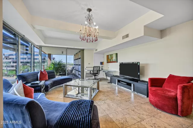 MLS: 6931887 Condo For Sale