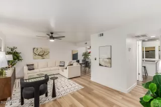 Photo #6: 6931964 Listing