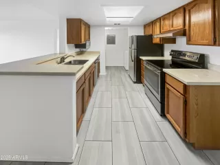 Photo #5: 6931997 Listing