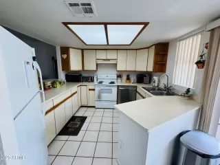 Photo #5: 6932075 Listing 