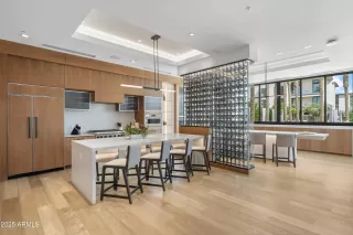 Photo #5: 6932107 Listing 