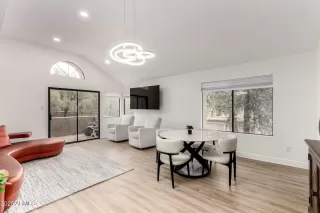 Photo #4: 6932169 Listing