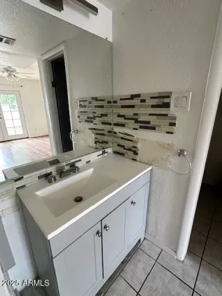 Photo #6: 6932231 Listing