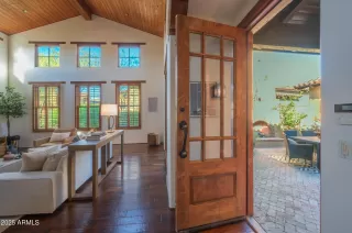 Photo #6: 6932276 Listing