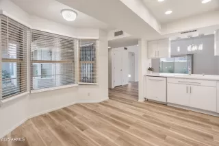 Photo #2: 6932390 Listing