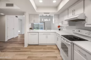 Photo #5: 6932390 Listing