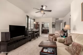 Photo #5: 6932397 Listing
