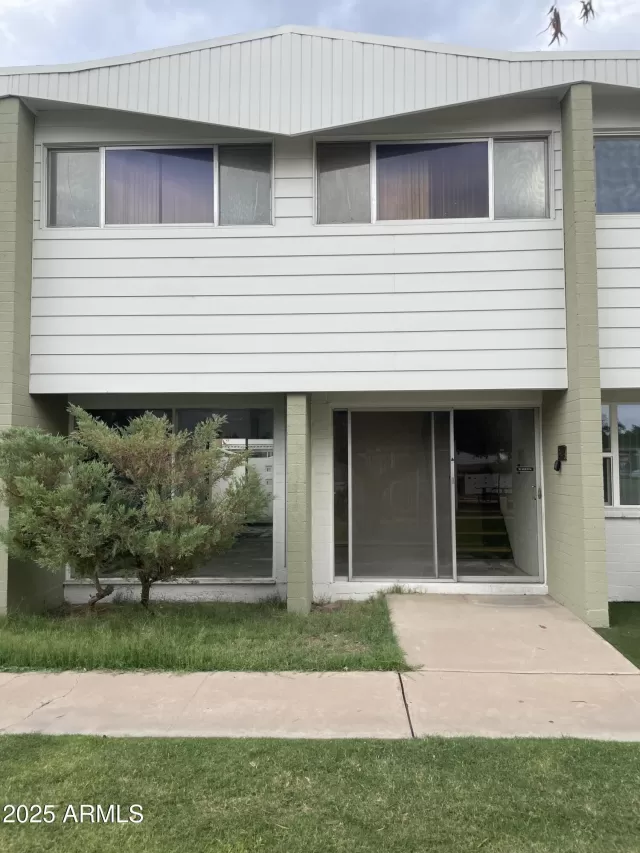 MLS: 6932399 Condo For Sale