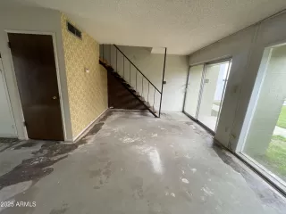 Photo #3: 6932399 Listing