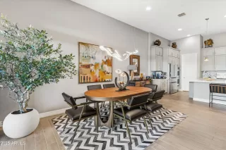 Photo #5: 6932456 Listing