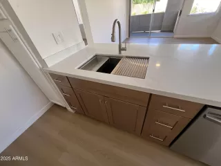 Photo #4: 6932493 Listing