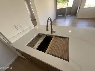 Photo #6: 6932493 Listing