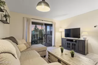 Photo #4: 6932591 Listing 