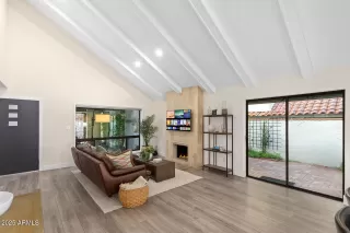 Photo #6: 6932606 Listing