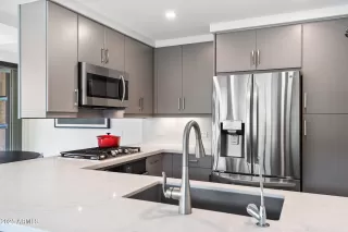 Photo #2: 6932680 Listing 