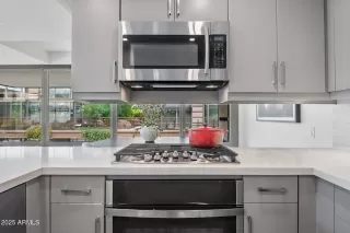 Photo #3: 6932680 Listing 