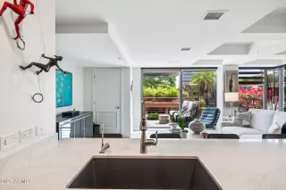 Photo #4: 6932680 Listing 