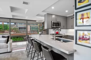 Photo #5: 6932680 Listing 