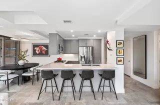 Photo #6: 6932680 Listing 