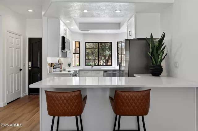 MLS: 6932795 Condo For Sale