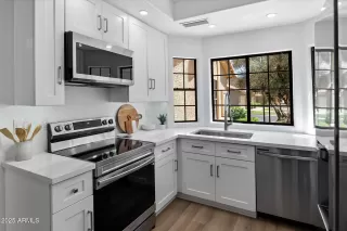 Photo #3: 6932795 Listing