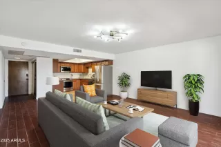 Photo #1: 6932802 Listing 