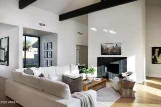 Photo #1: 6932813 Listing