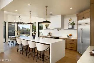 Photo #2: 6932813 Listing