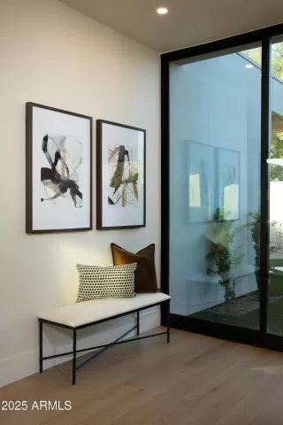 Photo #4: 6932813 Listing