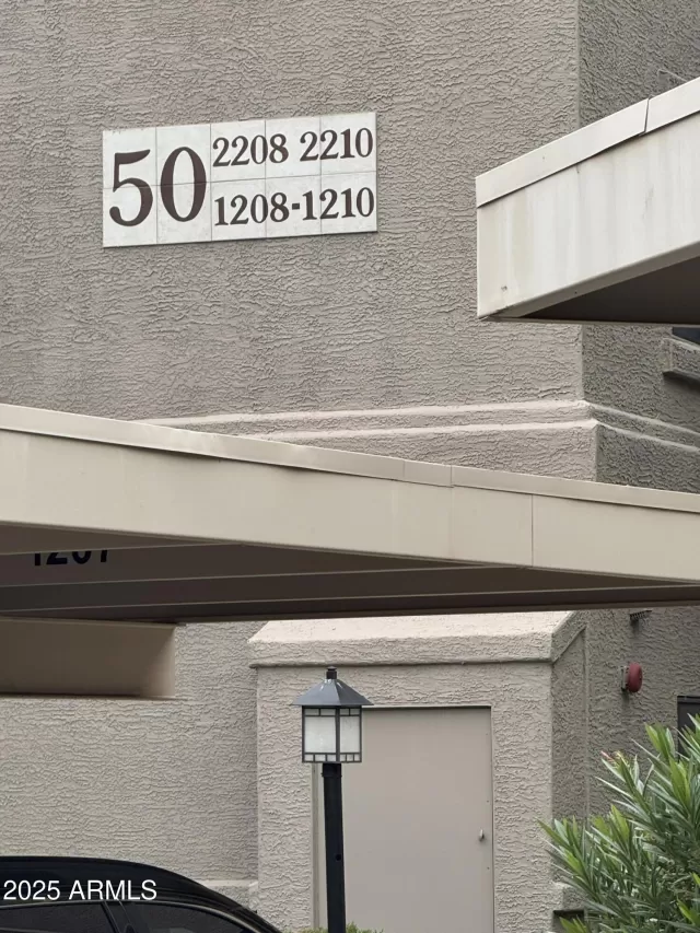 MLS: 6932934 Condo For Sale