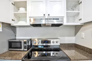Photo #3: 6933063 Listing