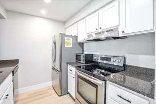 Photo #4: 6933063 Listing