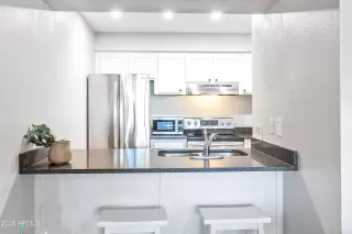 Photo #6: 6933063 Listing
