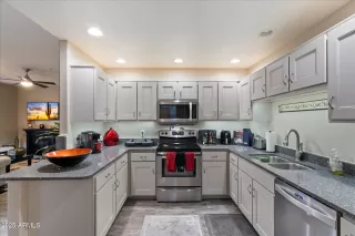 Photo #6: 6933205 Listing 