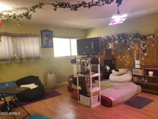 Photo #2: 6933209 Listing