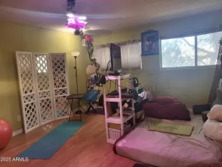 Photo #3: 6933209 Listing