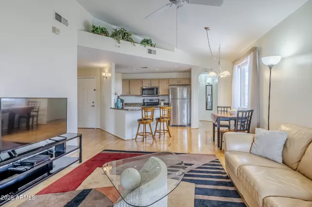 MLS: 6933369 Condo For Sale