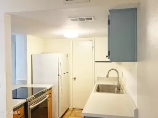 Photo #3: 6933454 Listing