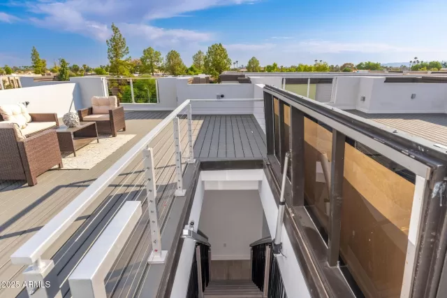 MLS: 6933458 Condo For Sale