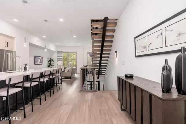 MLS: 6933462 Condo For Sale