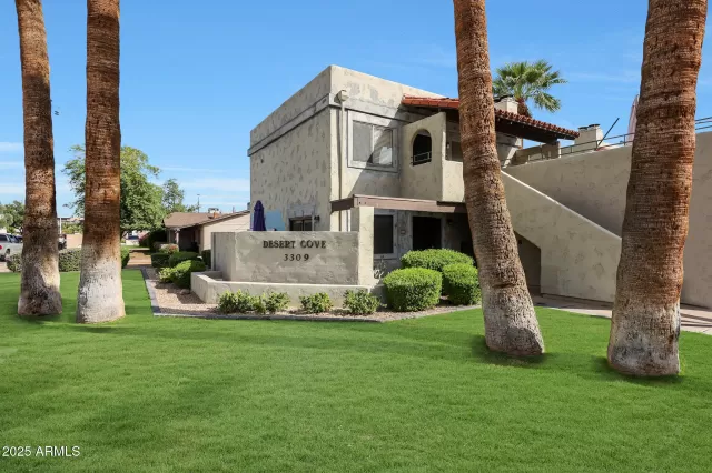 MLS: 6933463 Condo For Sale